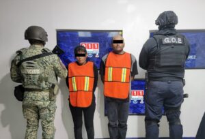 A través de operativo BOI se detiene a un hombre y una mujer en posesión de una pistola calibre .380