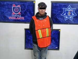 Arrestan a sujeto en posesión de vehículo con reporte de robo