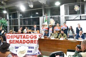 Se lleva a cabo mesa de diálogo entre legisladores federales y locales con productores chihuahuenses