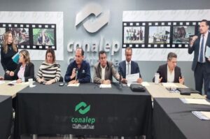 Fortalecen modelo educativo bilingüe en el Conalep