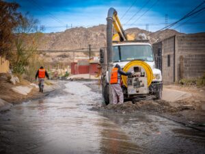La J+ realiza mantenimiento en el sistema de alcantarillado en Arroyo del Muerto.