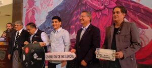 Recibe Automóvil Ganador Del Sorteo Para Estudiantes Del Programa Generación De Excelencia