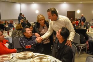 En cena con pastores evangélicos, Marco Bonilla destaca la fe, la vida y el fortalecimiento de las familias