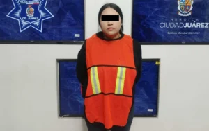 Policía municipal arresta a mujer buscada por secuestro