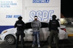Asegura SSPE a masculino en posesión de vehículo con reporte de robo en Ciudad Juárez