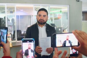 Francisco Sánchez presenta reforma constitucional para frenar regalo de petróleo a la dictadura cubana