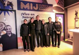 Apuesta Marco Bonilla por la identidad de Juárez con donación cultural