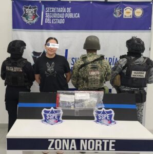 Arresta SSPE a 2 mujeres con droga, además aseguran vehículos y armamento en operativo en Juárez