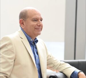 Cuauhtémoc Estrada destaca crecimiento histórico de Ciudad Juárez y urge mayor inversión pública