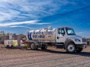 “LA JMAS ABASTECE DE AGUA GRATUITAMENTE A FAMILIAS DE LOS KILÓMETROS”