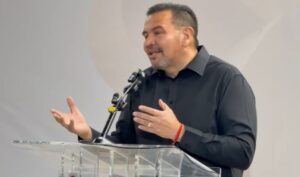 Sigue llorando Cruz por asistencia de Brighite Granados a asamblea informativa del Plan B de Andrea Chávez