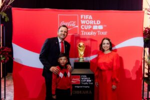Celebra alcalde Marco Bonilla llegada del Trofeo de la Copa Mundial de la FIFA a Chihuahua