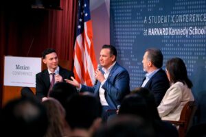 Participa Marco Bonilla en Harvard y expone visión de Chihuahua sobre seguridad, salud y desarrollo urbano