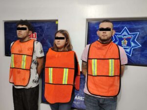 Arrestan a tres con cristal y en un vehículo robado