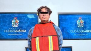 Agredió A Su Padrastro Lo Ató Con Cuerda Y Echó A La Calle