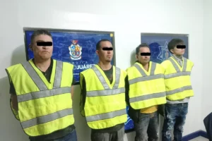 Caen Cuatro Sujetos Por Disparar Al Aire A Bordo De camioneta