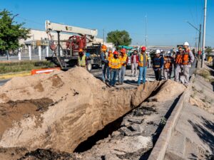 RESPUESTA INMEDIATA DE LA JMAS EVITA MAYORES AFECTACIONES EN EL EJE VIAL JUAN GABRIEL