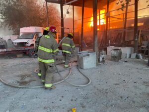Cuerpo De Bomberos Sofocan Fuerte Incendio En La Colonia Santa Rosa
