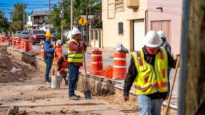 Avanza obra de introducción de línea de agua tratada en la calle Montebello