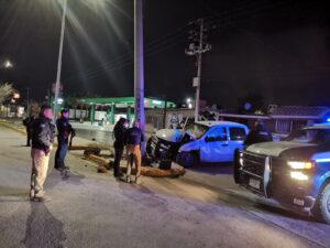 Perdió El Control Y Chocó Su Silverado Contra Del Poste