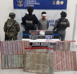 Arresta SSPE a sujeto con drogas y dinero robado en Ciudad Juárez; institución mantiene operativos por instrucción de Gilberto Loya