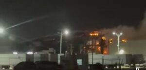 Incendio En Palmera Alcanza Estructura En Recreativo En Cd Juárez