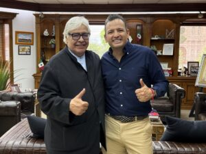 Presidente municipal De La ciudad De Chihuahua Licenciado Marco Bonilla Acompañado Del Gran Artista De Fama Internacional Mejor Conocido Como Sebastián