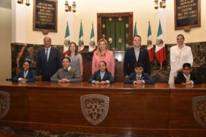 Reciben pequeños del Gabinete Infantil regalos y mensaje de Gobradora Maru Campos