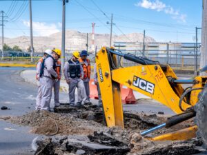 REPARA LA JMAS HUNDIMINTO EXPUESTO EN CALLE ANÁHUAC