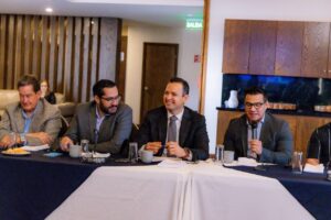 Presidente municipal De La Ciudad De Chihuahua marco Bonilla Apoyando El Turismo