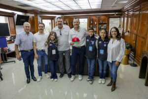 Recibe Marco Bonilla a Benjamín Gil, manejador de la Selección Mexicana de Béisbol