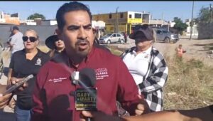 Director de Regulación Comercial Oscar Guevara Con El Apoyo De La Dirección De Limpia Municipal