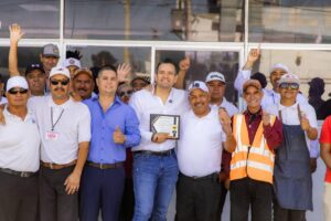 Cumple Alcalde De Chihuahua Marco Bonilla Con Vendedores De Burritos De Villa Ahumada Con Apoyo Para Obra