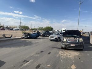 Por Causa Del Exceso De Velocidad Se Genera Otro Choque Con Volcadura