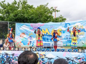 Pese a la lluvia, familias JMAS disfrutan festejo del día del niño