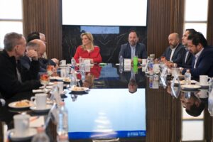 Gobernadora Maru Campos se reúne con líderes de la iniciativa privada