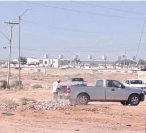 Captan a persona arrojando basura en el Dique Terranova