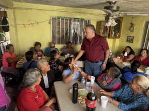 En El Marco De La Celebración Del Mes De Mayo Días De Las Madres Daniel Munguía Convivió Con Ellas