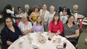 Continúa Rosana Díaz celebrando a las mamás del Distrito 4