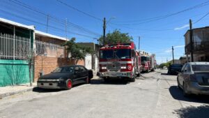 UNA MAQUINA MENOS DEL HEROICO CUERPO DE BOMBEROS