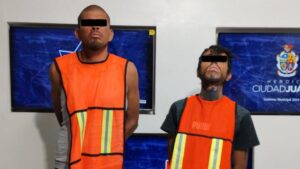 Detienen a dos hombres por robo con violencia en el Centro