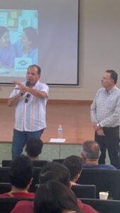 Agradece Omar Bazán a padresy tutores de estudiantes