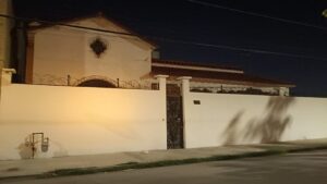 Policías municipales Cuidan La Casa Del Ex Gobernador Javier Corral