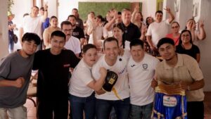 Convivió El Alcalde De Chihuahua Marco Bonilla Con Deportistas Juarenses
