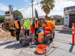 Inicia JMAS trabajos de reposición de tubería del drenaje sanitario en la calle Neptuno.