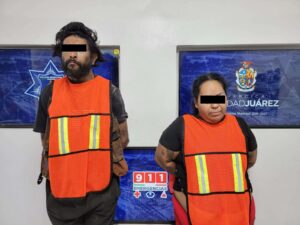 Sorprenden a tres robando en una vivienda; traían una pistola