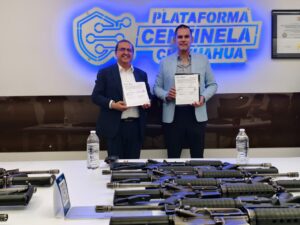 Fortalece SSPE a la Policía Municipal de Parral; entrega Gilberto Loya armamento