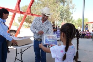 Diputado Arturo Zubía lleva programas y apoyos a familias de Escalón en Día Ciudadano