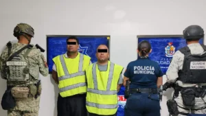 Caen presuntos responsables de doble homicidio en Villa Colonial