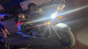 Sufre paramédico voluntario fuerte accidente en motocicleta; reportan su estado de salud delicado